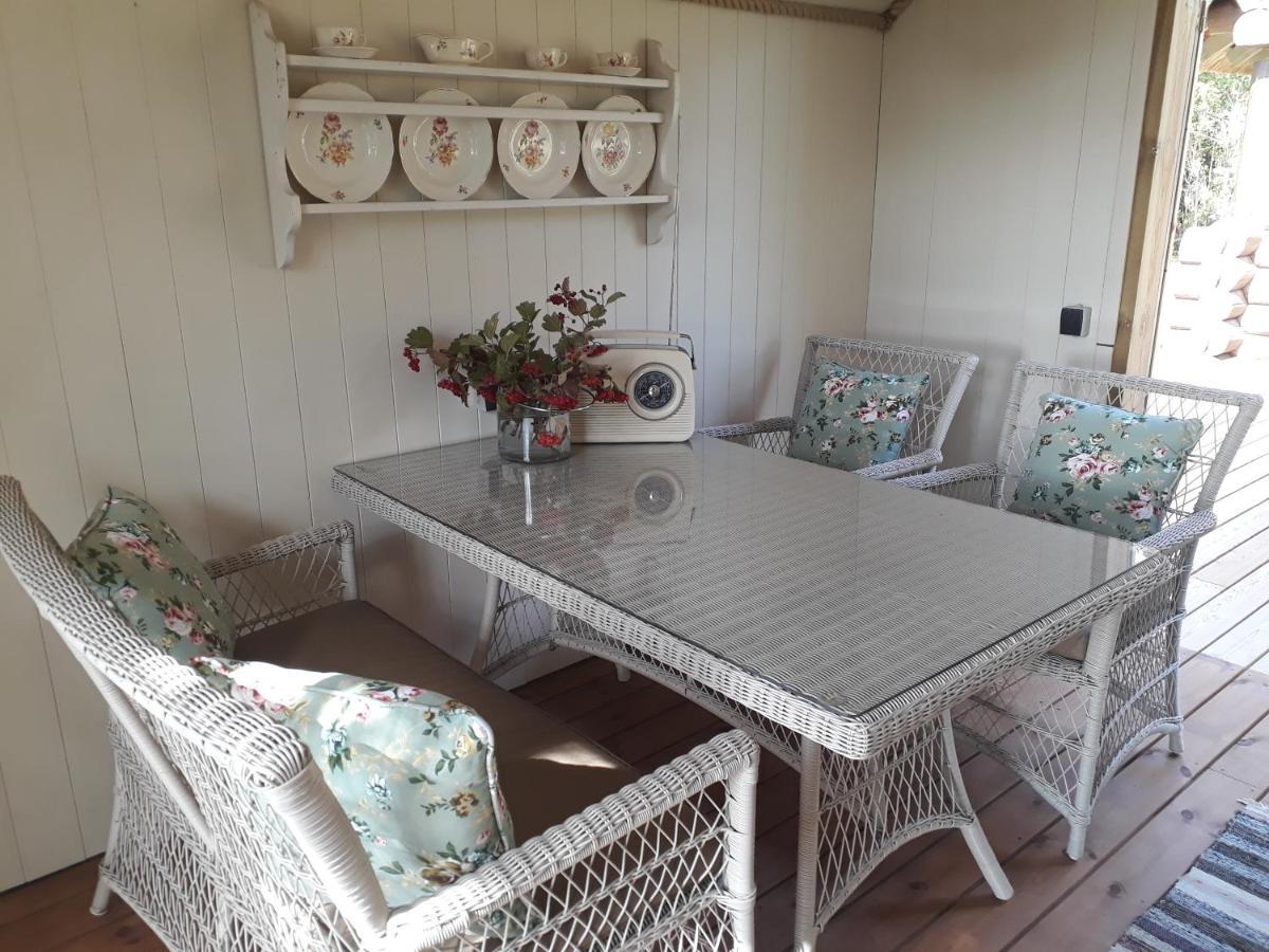 Paehkli Seaside Cottage With Cozy Outdoor Patio Koiguste 외부 사진